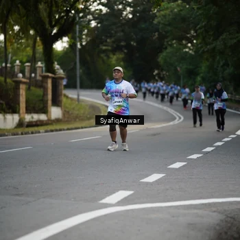 Runner Photo 8399577