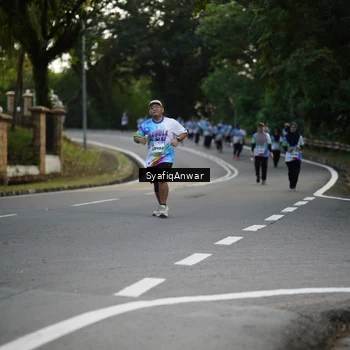 Runner Photo 8399578