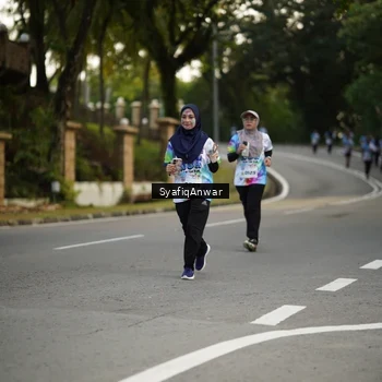 Runner Photo 8399582