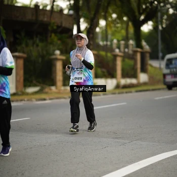 Runner Photo 8399585