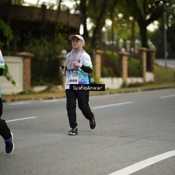 Runner Photo 8399587