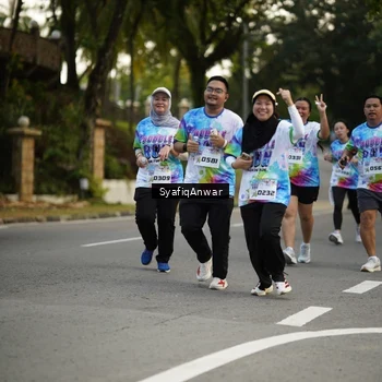 Runner Photo 8399602