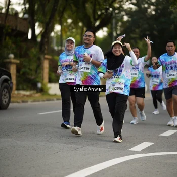 Runner Photo 8399604