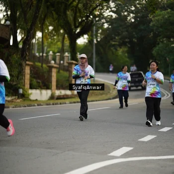 Runner Photo 8399622