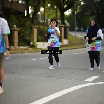 Runner Photo 8399646