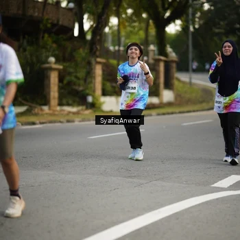 Runner Photo 8399647