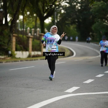 Runner Photo 8399658