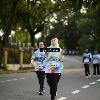 Runner Photo 8399659