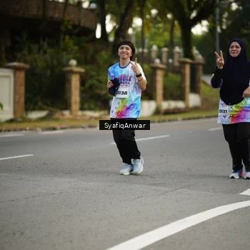Runner Photo 8399674