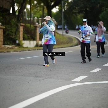 Runner Photo 8399698