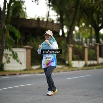 Runner Photo 8399701