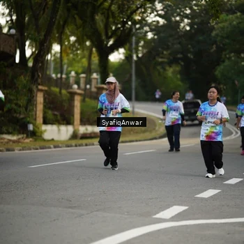 Runner Photo 8399702