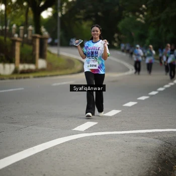Runner Photo 8399705
