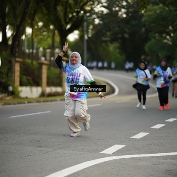 Runner Photo 8399718