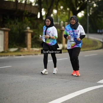 Runner Photo 8399721