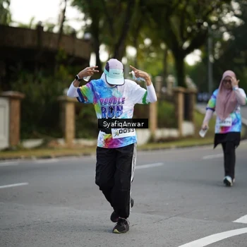 Runner Photo 8399730