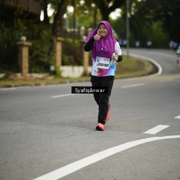 Runner Photo 8399733
