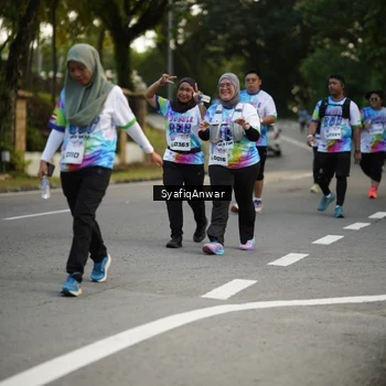 Runner Photo 8399735