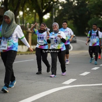 Runner Photo 8399736