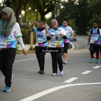 Runner Photo 8399737