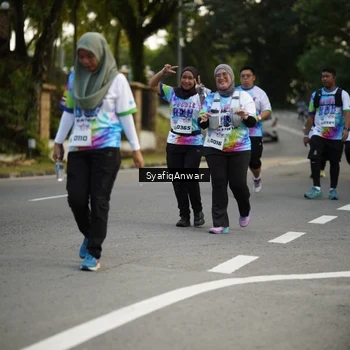 Runner Photo 8399738