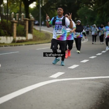 Runner Photo 8399742