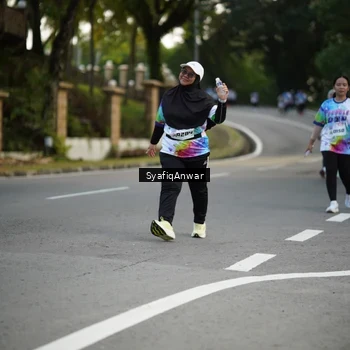 Runner Photo 8399753