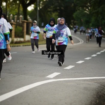 Runner Photo 8399780