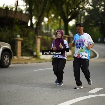 Runner Photo 8399782