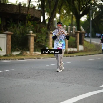 Runner Photo 8399803