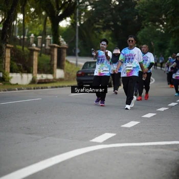 Runner Photo 8399822