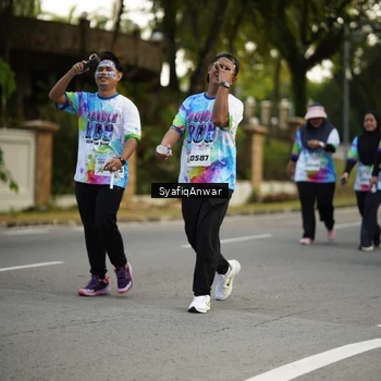 Runner Photo 8399825