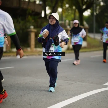Runner Photo 8399835