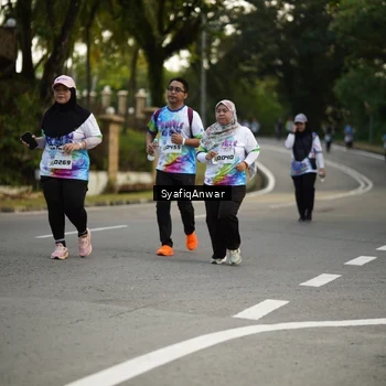 Runner Photo 8399836