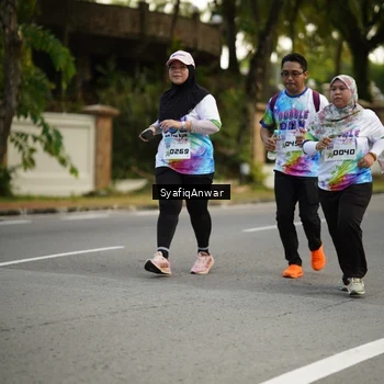Runner Photo 8399841
