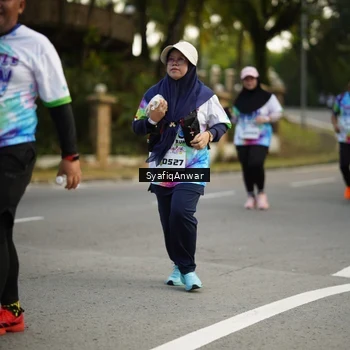 Runner Photo 8399846