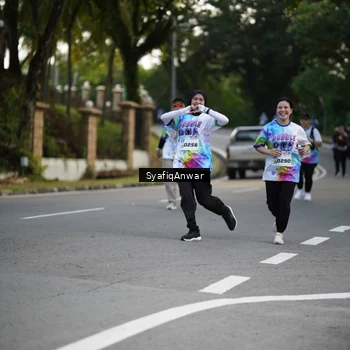 Runner Photo 8399861