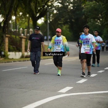 Runner Photo 8399876