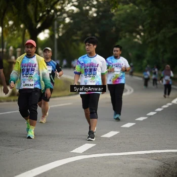 Runner Photo 8399878