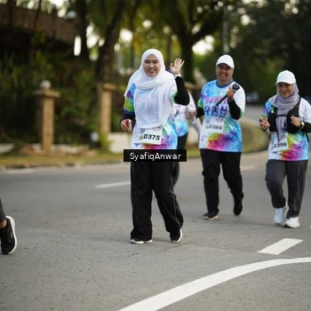 Runner Photo 8399908