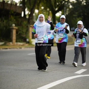 Runner Photo 8399911