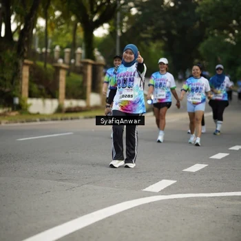 Runner Photo 8399928
