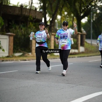 Runner Photo 8399944
