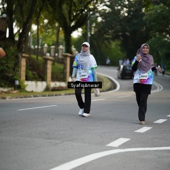 Runner Photo 8399945