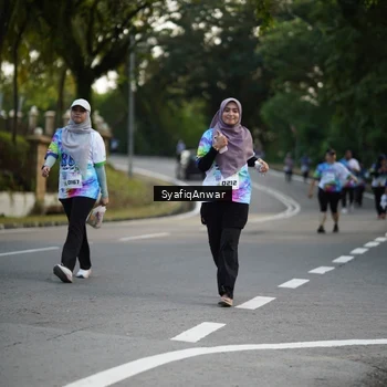 Runner Photo 8399949