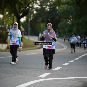 Runner Photo 8399951