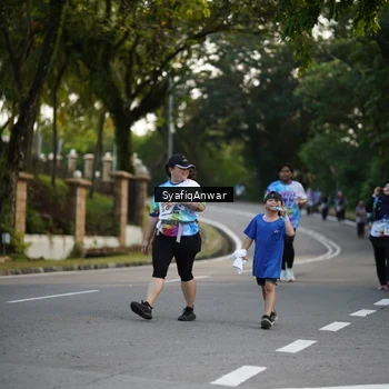 Runner Photo 8399953