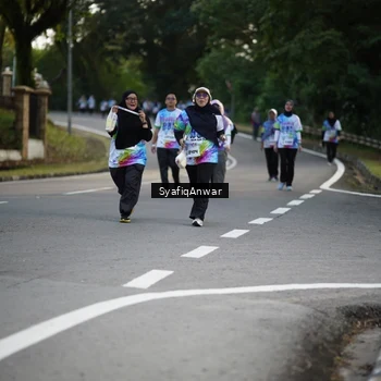 Runner Photo 8399981