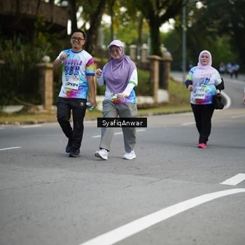 Runner Photo 8399993