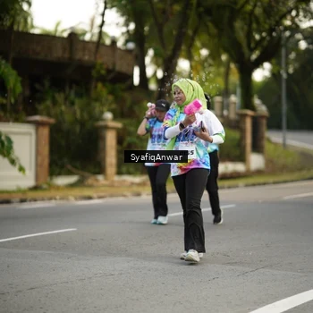 Runner Photo 8400008